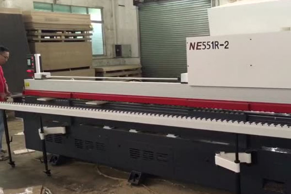 歷宏機械NE551R-2高速封邊 家具廠實拍